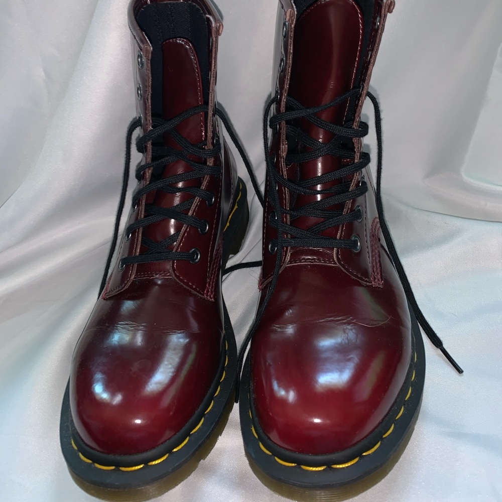 DOC MARTENS maroon classic lace up boots